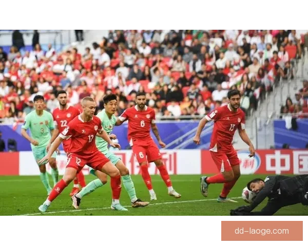 中国男足凭新加坡队意外助力惊险晋级世预赛下一轮